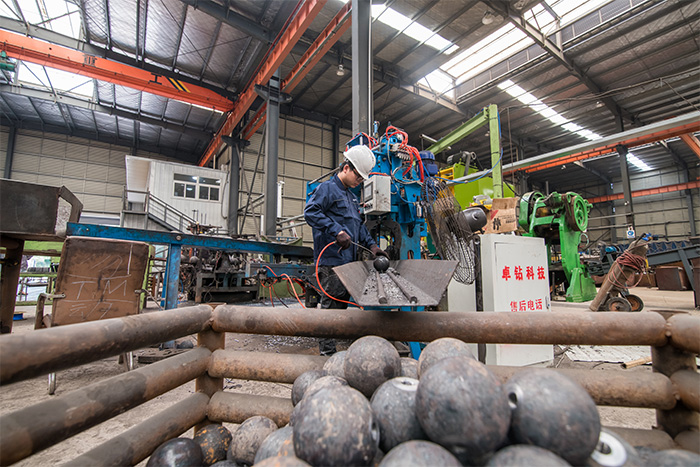 洛阳网架配件-螺栓球加工车间